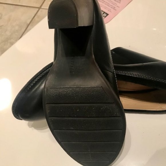 Hush Puppies Leather Pumps - Picture 3 of 3